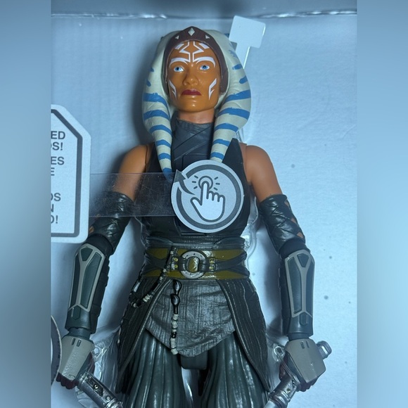 Disney Star Wars Ahsoka Tano Talking Action Figure,Motion Active Lightsabers,NWT - Picture 2 of 6